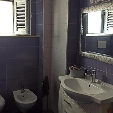 דירה Dimora De Lorenzo, Appartamento Centralissimo מטרה